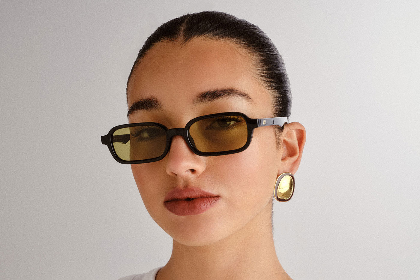 Le Specs Pilferer Sunglasses - Black / Olive Mono